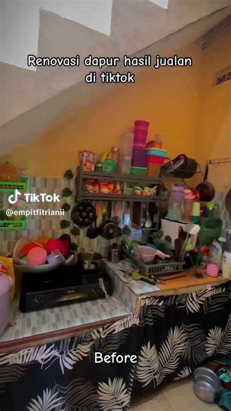 Bisa Jadi Ide Emak Emak Makeover Dapur Kolong Tangga Penuh Perka