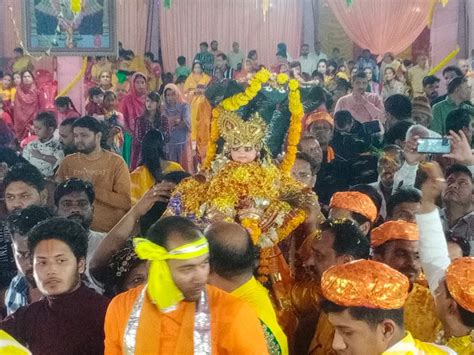 Devotees Dance Fiercely On The Birth Anniversary Of Lord Shri Krishna