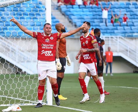 Wallace Pernambucano volta faz dois e América RN atropela Santa Cruz