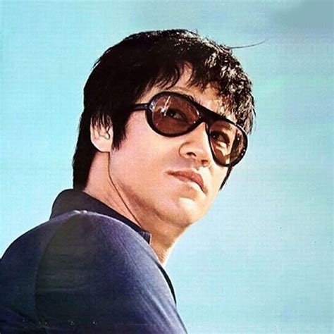 Bruce Lee Sunglasses: A Look Back | Identifying his Iconic Sunglasses