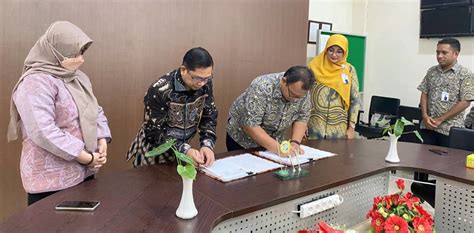 Dirut RSUP Dr Ben Mboi Teken Kerja Sama Dengan BPJS Kesehatan SI