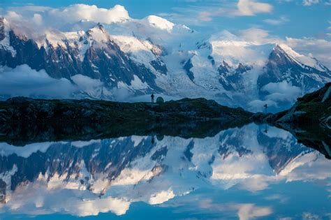 Photo Prints Wall Art Hikers And Mont Blanc Massif Reflected In Lac