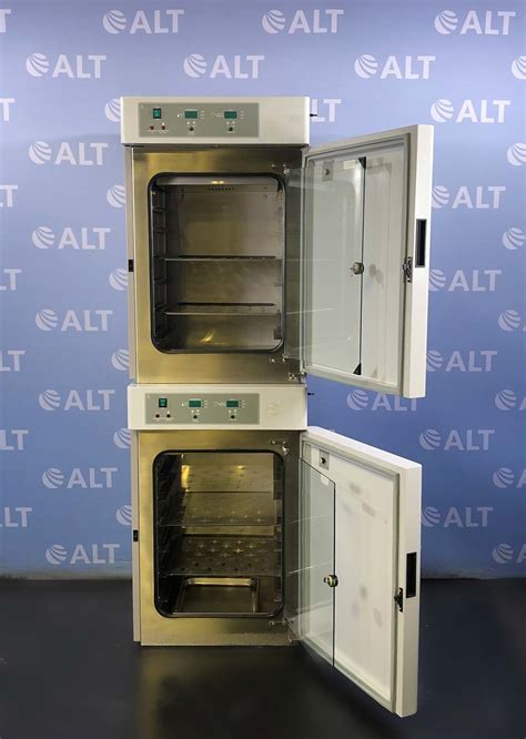 Shel Lab Model Dual Stacked Water Jacketed Co Incubator Alt