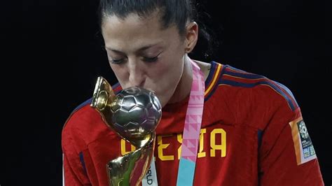 Spanish Soccer Honcho Cops Heat After Kissing World Cup Star Jennifer ...