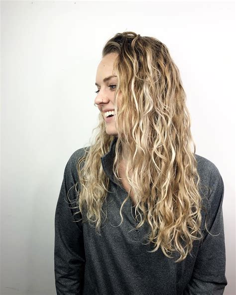 Most In Demand Long Perm Hair Ideas Right Now