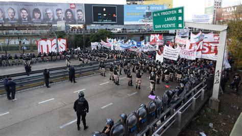 Incidentes En Puente Pueyrredón En Una Protesta De Trabajadores Y