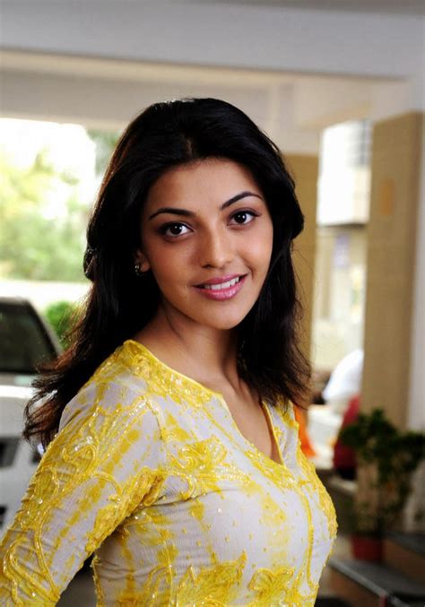 Kajal Agarwal Navel Show Stills From Magadheera Movie - Tollywood Stars