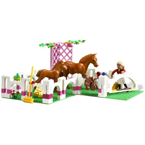 LEGO Horse Stable Set 7585 | Brick Owl - LEGO Marketplace