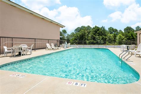 Days Inn by Wyndham Aiken - Interstate Hwy 20 | Aiken, SC Hotels