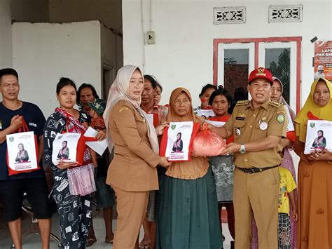 1 Ton Lebih Beras Di Salurkan Bagi Warga Terdampak Banjir Rob Di Blok