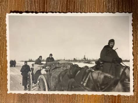 1943 WEHRMACHT SOLDATEN Marsch Original Foto WW2 Deutsches Reich 2