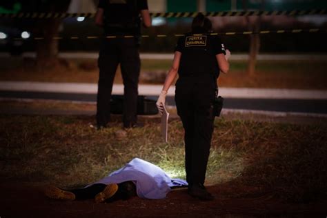 Homem Morto A Tiros Em Frente Anac No Aeroporto De Bras Lia