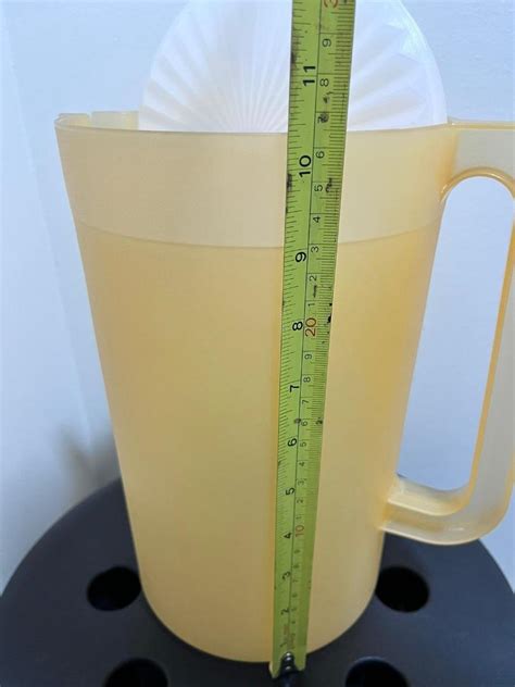 Tupperware 1 Gallon Water Pitcher Dispenser Jug Container Furniture