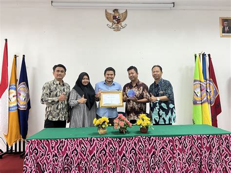 Stmik Ikmi Cirebon Raih Penghargaan Gold Winner