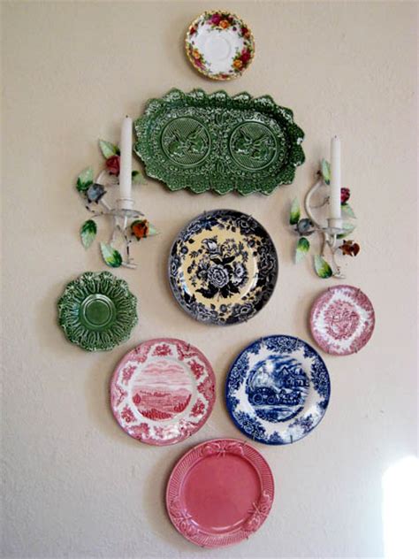 Beautiful Wall Decor Ideas Using Decorative Plates