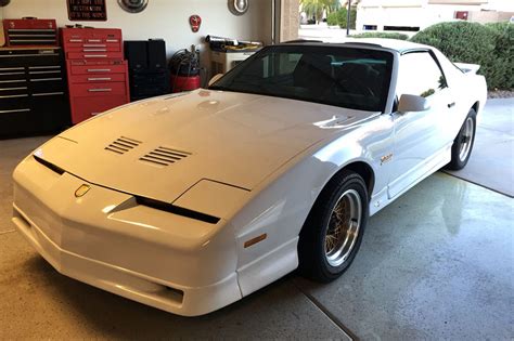 Dans 1989 Pontiac Trans Am Turbo