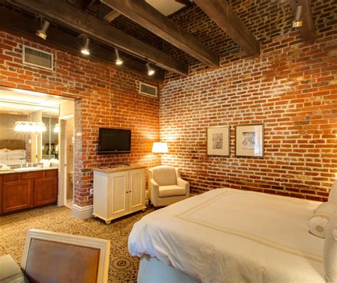 Dauphine Orleans Hotel | French Quarter Hotel in New Orleans, LA