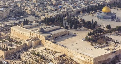 Israel-20132-Aerial-Jerusalem-Temple_Mount-Al-Aqsa_and_Dome_of_the_Rock ...