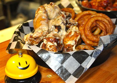 Westown Tap | Best Sports Bar & Restaurant in West Des Moines – Smash