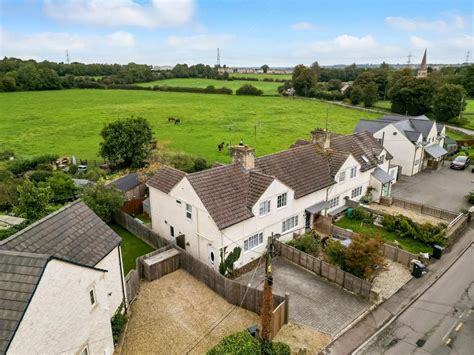 Ashton Road Siddington Cirencester Gloucestershire Gl7 3 Bed End Of