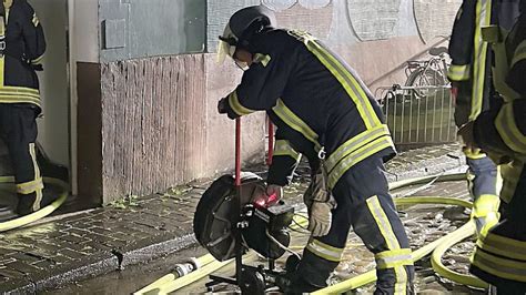 Feuerwehreinsatz In Emden Brand In Keller Eines Hauses Ausgebrochen