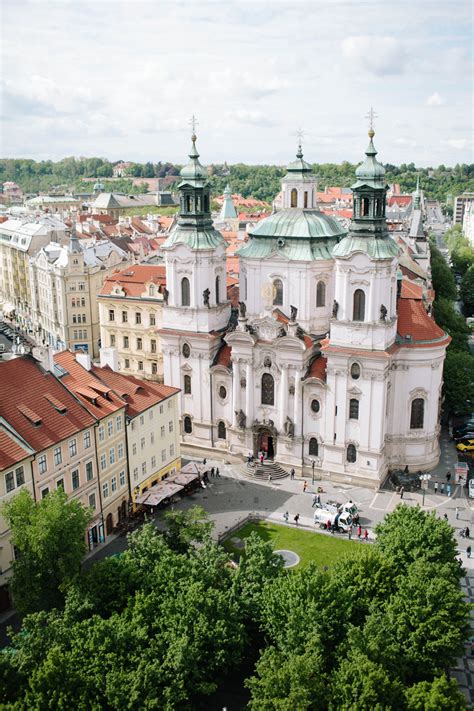 Prague St Nicholas Church - Entouriste