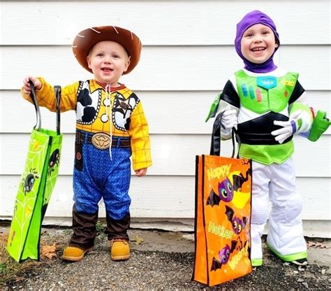 30 Cutest Disney Sibling Costumes for Halloween.