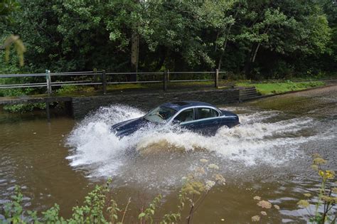 Jaguar S Type Taking The Ford At Rufford Mill Nottinghams Flickr