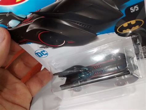 Batman Batimovil De Coleccion Dc Comics Hot Wheels Nuevo S 20 00 En Mercado Libre