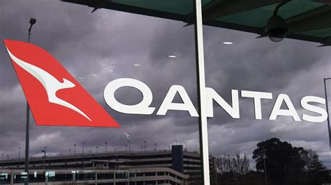 Qantas Plane Lands Safely Following Possible Engine Failure