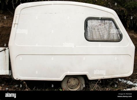 Old Vintage Abandoned Mobile Home Hi Res Stock Photography And Images