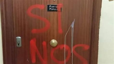 Realizan Pintadas Con La Palabra Asesinos En La Sede Del Pp De Barakaldo