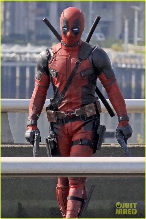 Ryan Reynolds Photographed Unmasked In The Deadpool Suit Photo