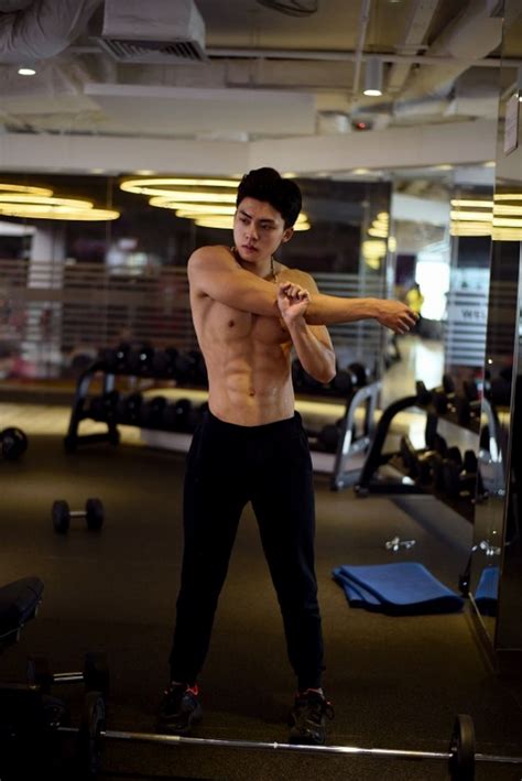 Cách nhanh nhất để có body múi như hot boy Phạm Thế Thịnh Thế giới đàn ông đẹp trai online