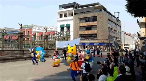 De Pepa Pig a Pikachú Arman Carrera de Botargas en el Zócalo de Puebla