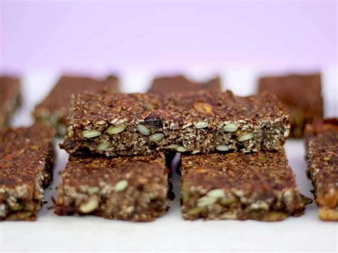 HOW TO MAKE GRANOLA BARS LOW IN SUGAR - What Sarah Bakes