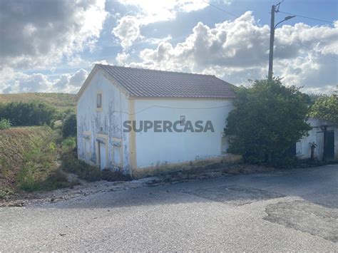 Quintas e casas rústicas Casa Rústica T3 à venda na Rua da Romeira