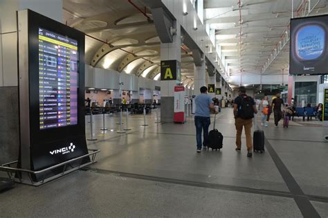 Jornal Correio Procon Notifica Aeroporto De Salvador Por