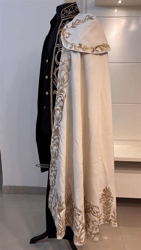 Customized Royal Black Embroidered Men Coat Shoulder Cape Luxury Groom