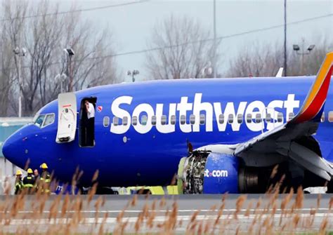 Tourism Observer Usa Southwest Airlines Engine Explodes Mid Air One