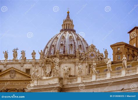 Vatican Architecture Roofs Monuments And Sculptures Of Ancient Times