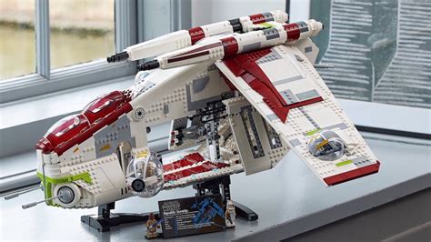 Lego Star Wars Ucs Republic Gunship Builds Itself Set Youtube