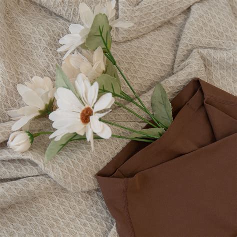 HOT HONEY 高腰親膚後口袋中強度五分褲 瑜珈褲 跑步 健身 高腰 提臀 柔軟 裸感 舒適 柔軟 現貨 蝦皮購物