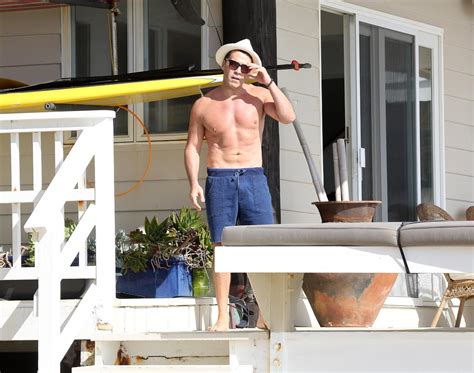 Mr. (Shirtless) Selfridge: Jeremy Piven Bares Buff Bod To Go Paddle Boarding In Malibu!