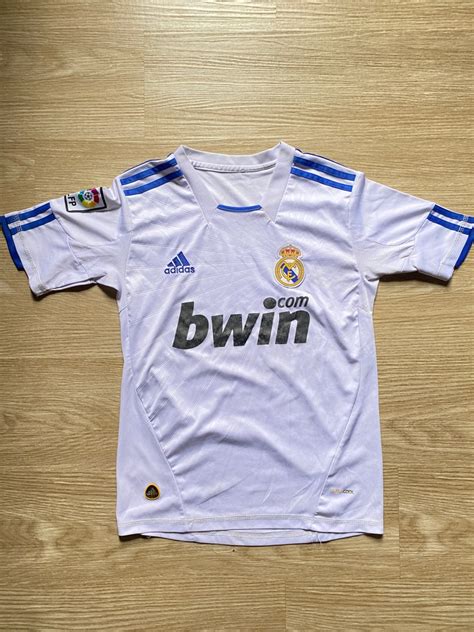 Y K Jersey Real Madrid Men S Fashion Activewear On Carousell