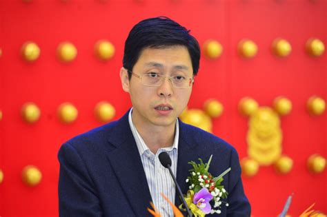 山东省人民政府副秘书长 刘宏华 专题图片 齐鲁股权交易中心综合金融服务平台