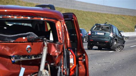 A Bad Rappenau Schwerer Unfall Verursacht Kilometerlangen Stau Alle