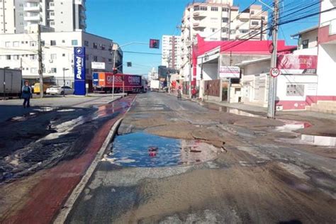 Cinco bairros de Itajaí devem ficar sem água na madrugada Oi SC