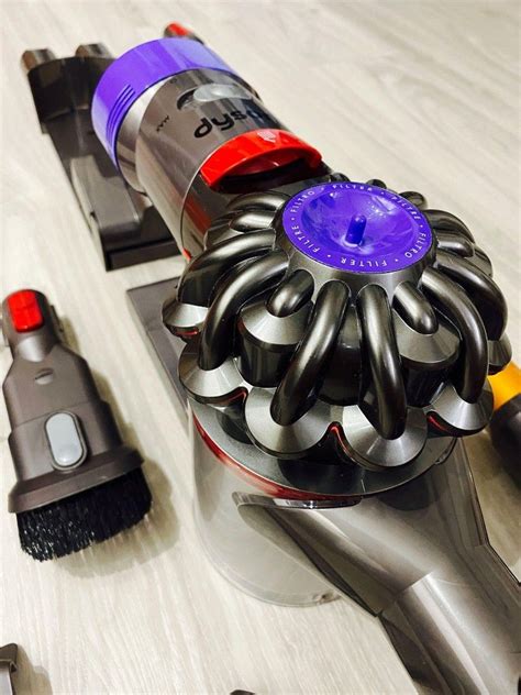 Dyson V8 Absolute+, TV & Home Appliances, Vacuum Cleaner & Housekeeping ...