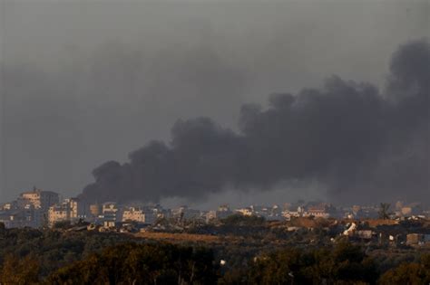 غارات عنيفة استشهاد 32 فلسطينيًا في قطاع غزة